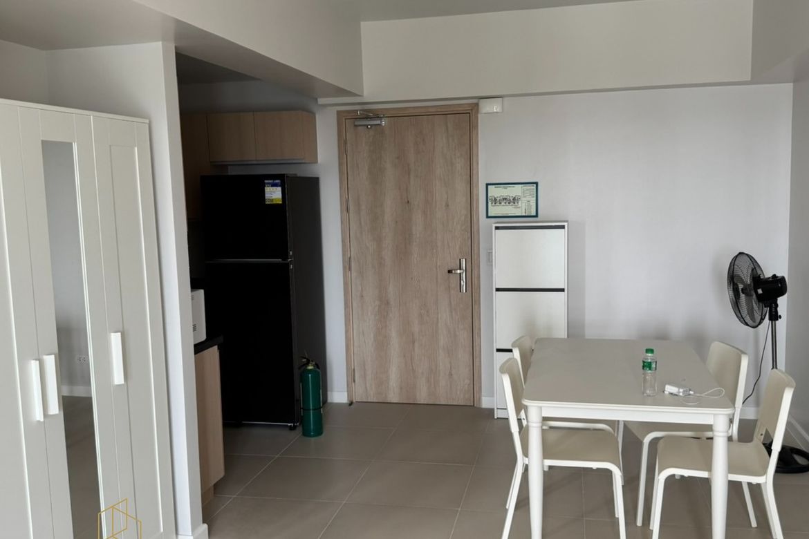 1 Bedroom Apartment at Viento Tower, Cerca Alabang