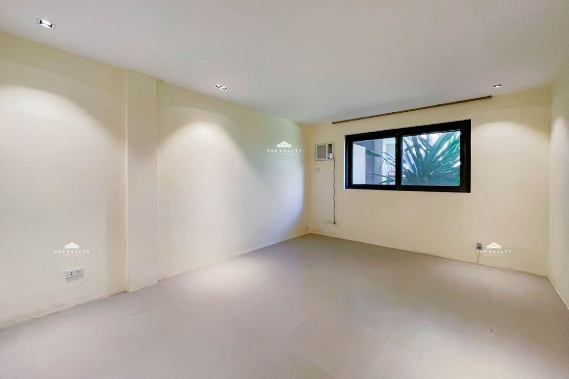Spacious 5-Bedroom House in Ayala Alabang Village