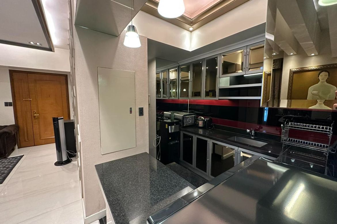 Толық жабдықталған 1 бөлмелі пәтер Shang Grand Tower, Макати қаласында