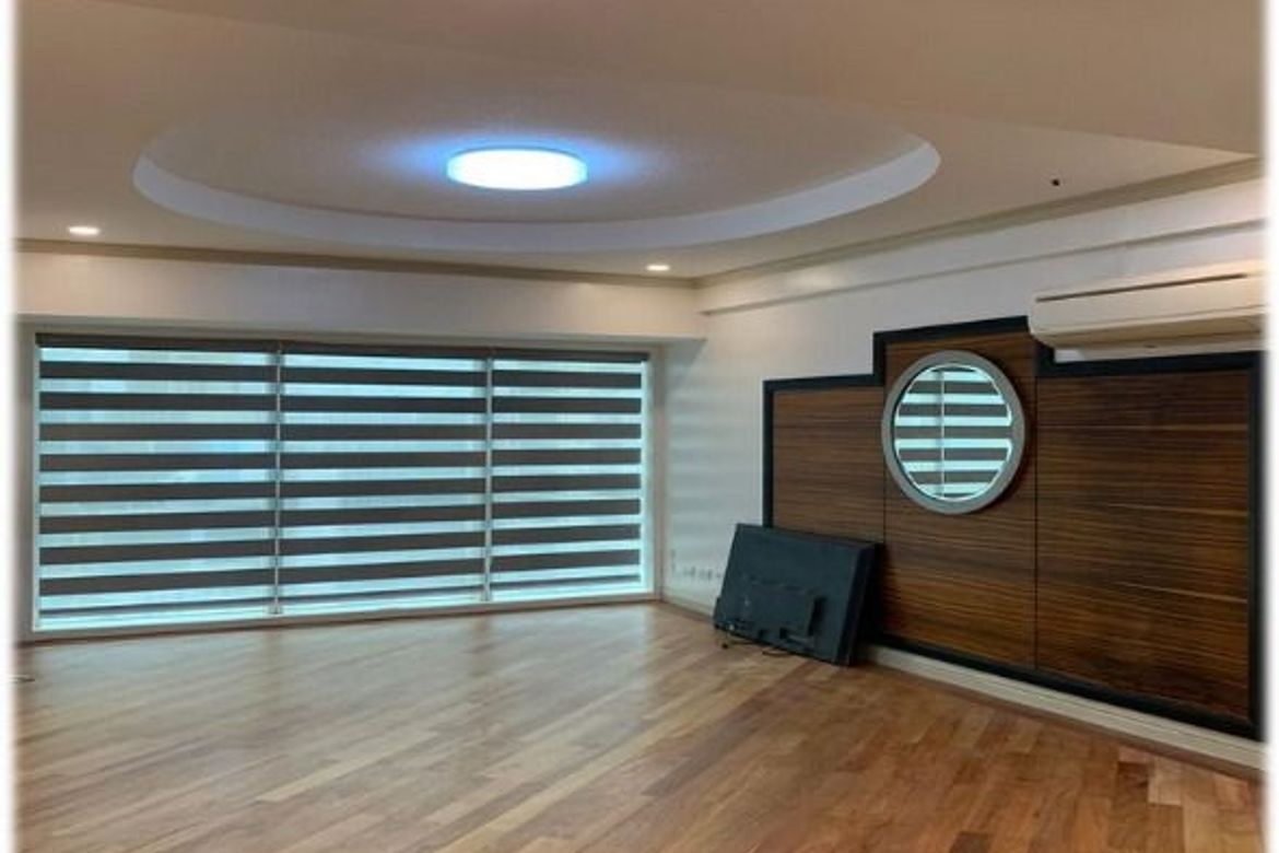 Forbes Tower-дағы 4 жуасты люкс пәтер