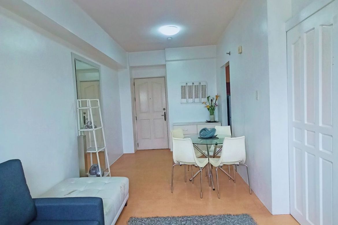 Fully Furnished Studio at One Orchard Road, Eastwood City