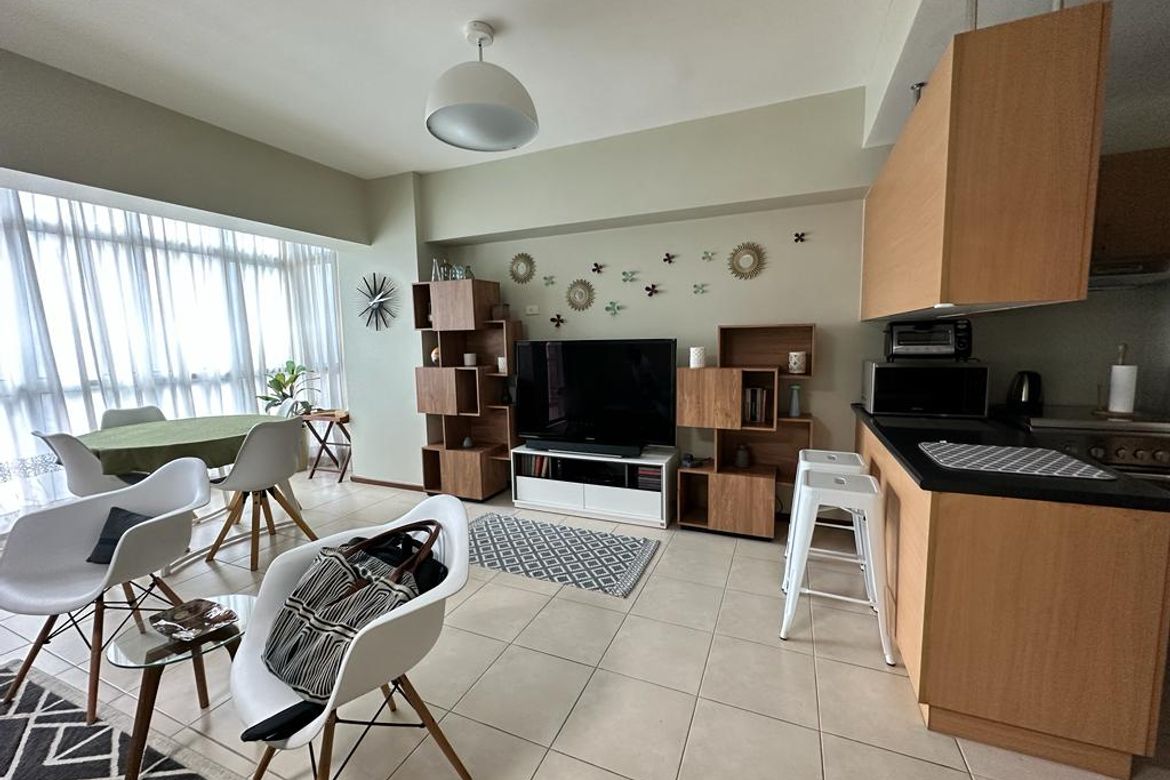 Two Serendra BGC, Тагиг қаласындағы екі бөлмелі пәтер