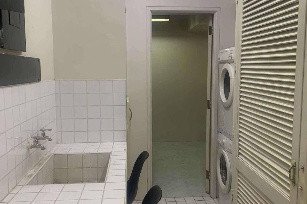 Forbes Tower Makati-дағы толық жабдықталған 2 жатқа бөлмелі пәтер