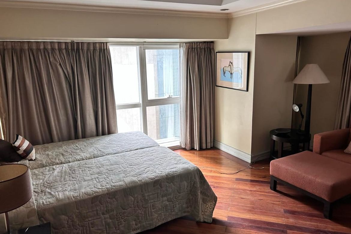 Forbes Tower-дағы 3 бөлмелі люкс пәтер