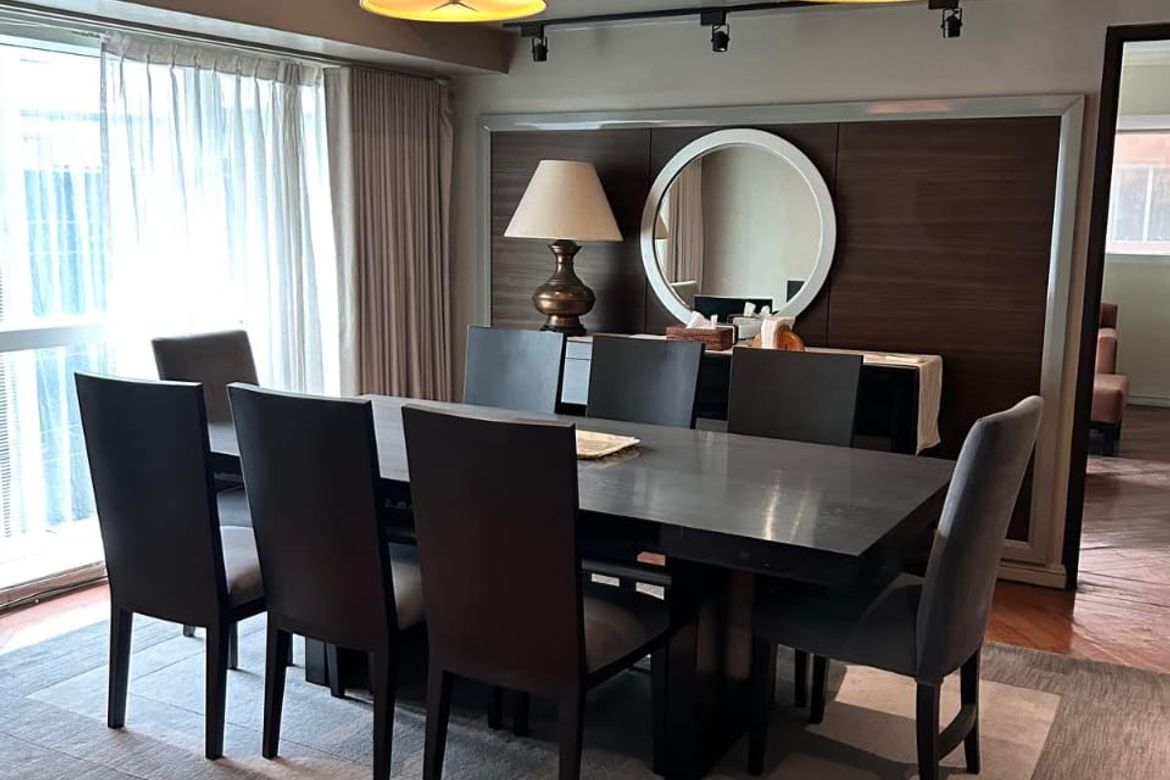Forbes Tower-дағы 3 бөлмелі люкс пәтер
