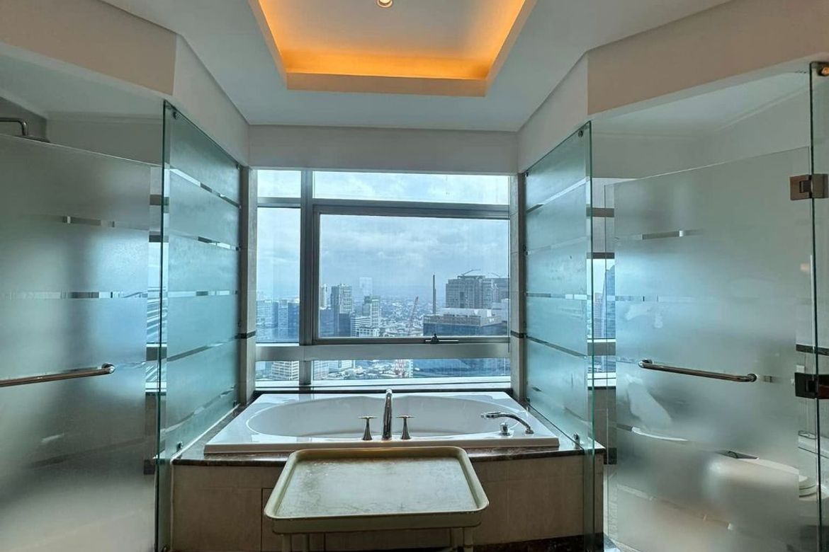 Pacific Plaza Towers-тегі 4 жұмақты люкс екі деңгейлі пәтер