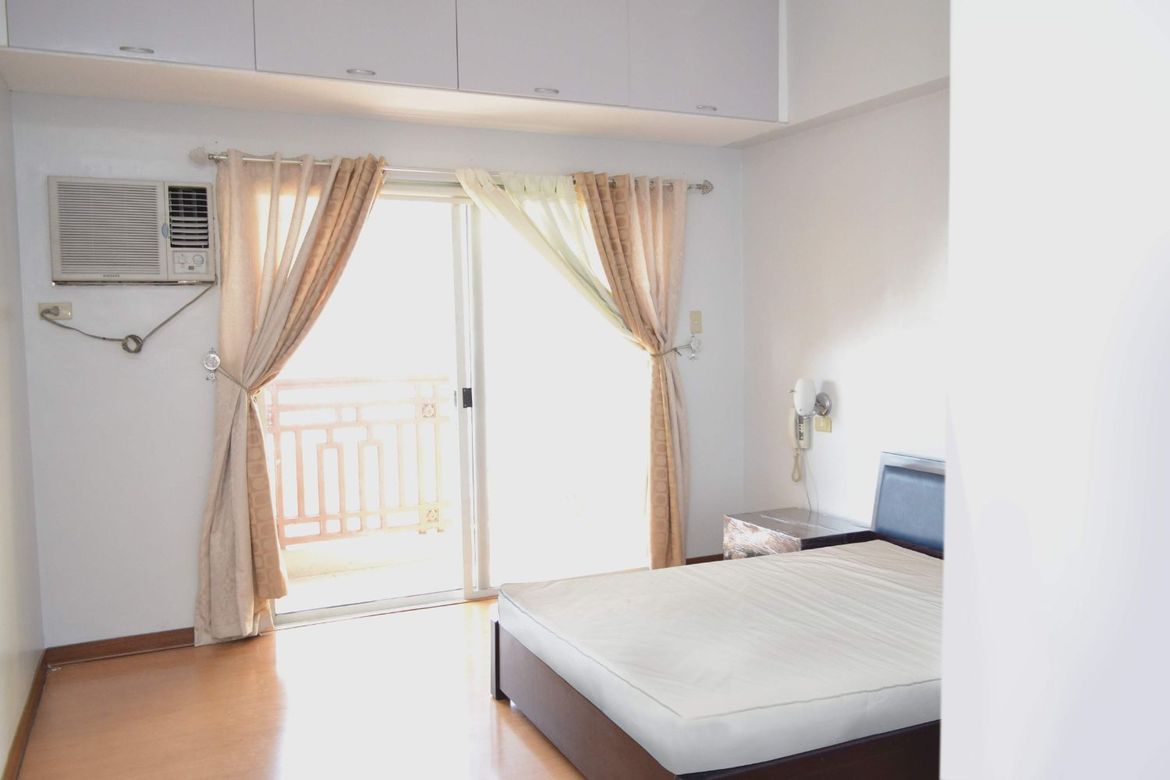 Elizabeth Place, Makati қаласындағы 3 жатты бөлмелі люкс пәтер