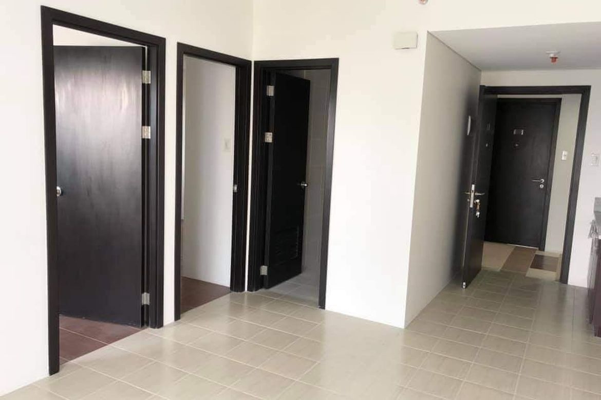 MRT Boni станциясының жанындағы Pioneer Woodlands студиясы және 1-2 жатқа бөлмелі пәтерлер