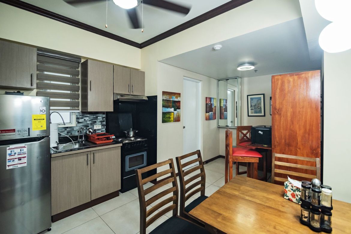The Columns Legazpi-дағы 1 бөлмелі жиһаздармен жабдықталған пәтер