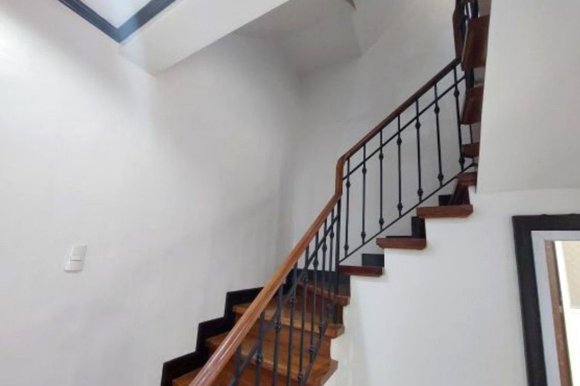 7 бөлмелі жартылай жиһазданған таунхаус, Capitol Golf Townhomes, Кесон-Сити