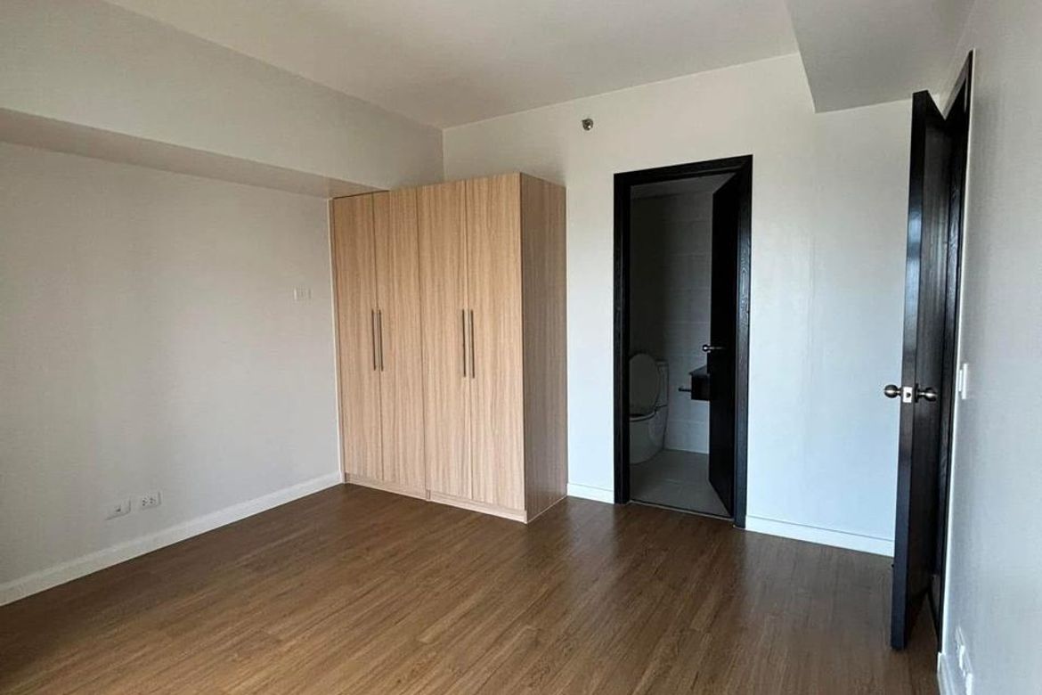 1-Bedroom Unit at Park Triangle Residences with City View