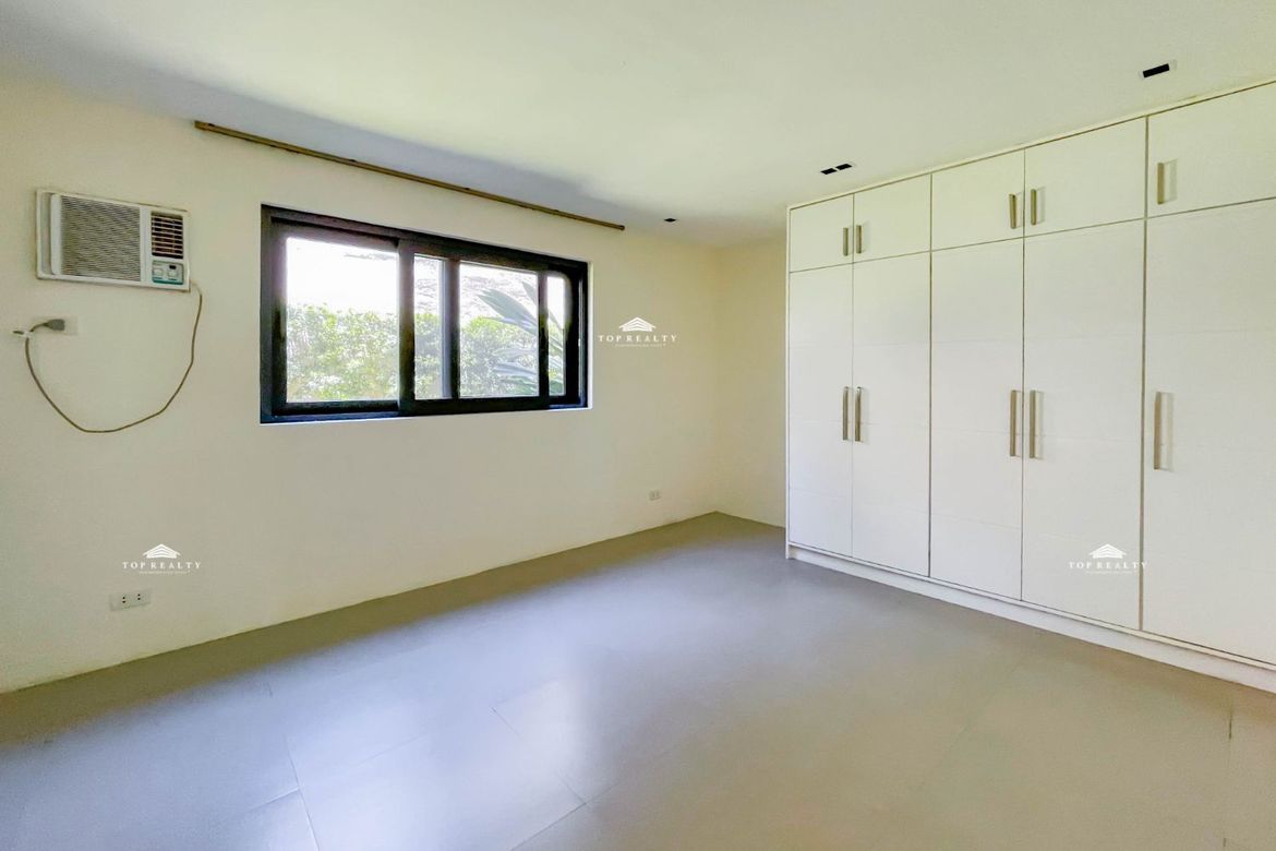 Spacious 5-Bedroom House in Ayala Alabang Village