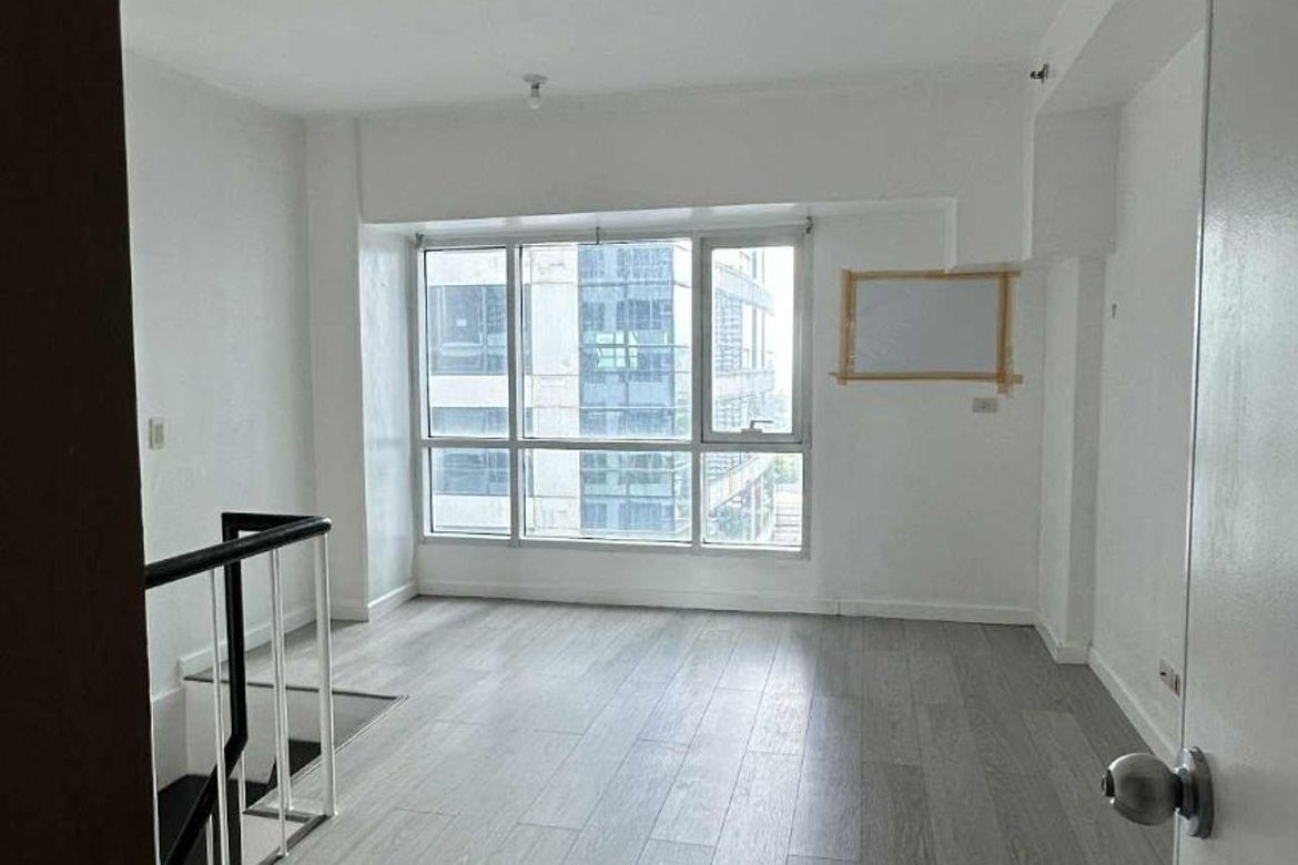 1 Bedroom Loft Type Condo near Robinsons Galleria
