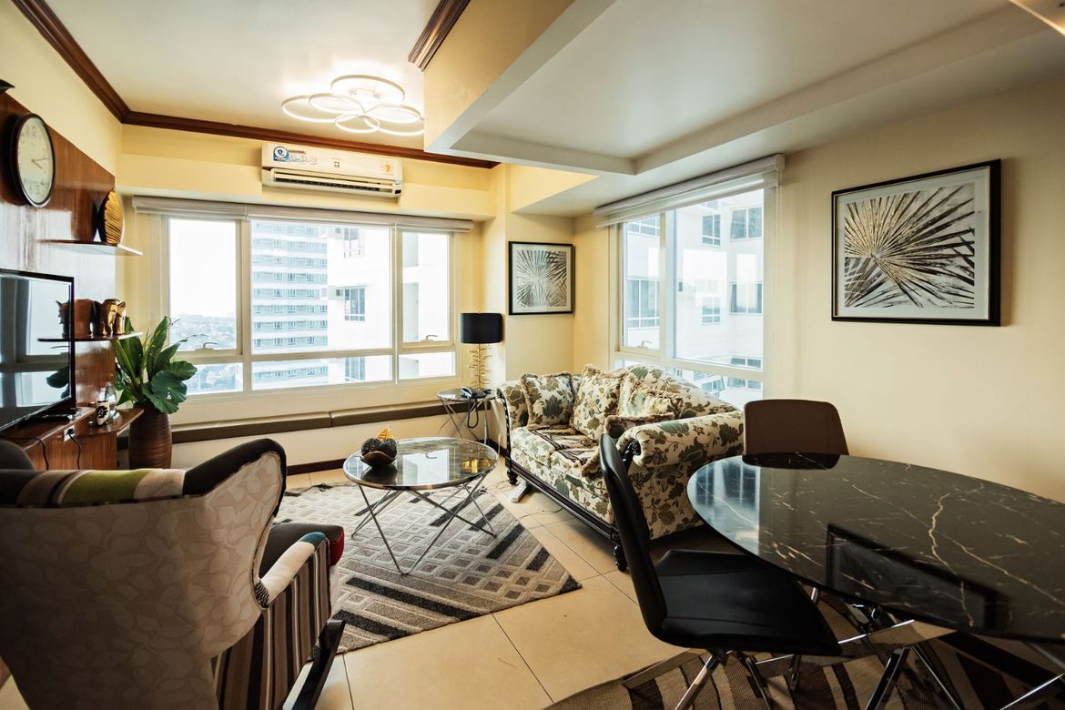 The Columns Legazpi-дегі 2 жұмақты жиһазбен жабдықталған пәтер