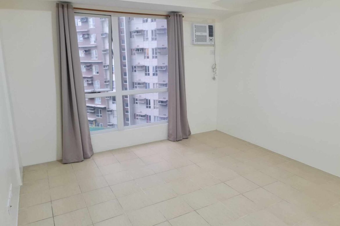 Pioneer Woodland Condominium in Mandaluyong - MRT Boni Station Connected