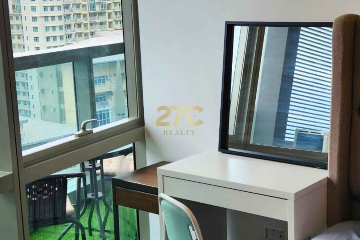 Fully Furnished 1-Bedroom Condo in BGC with East-Facing Balcony