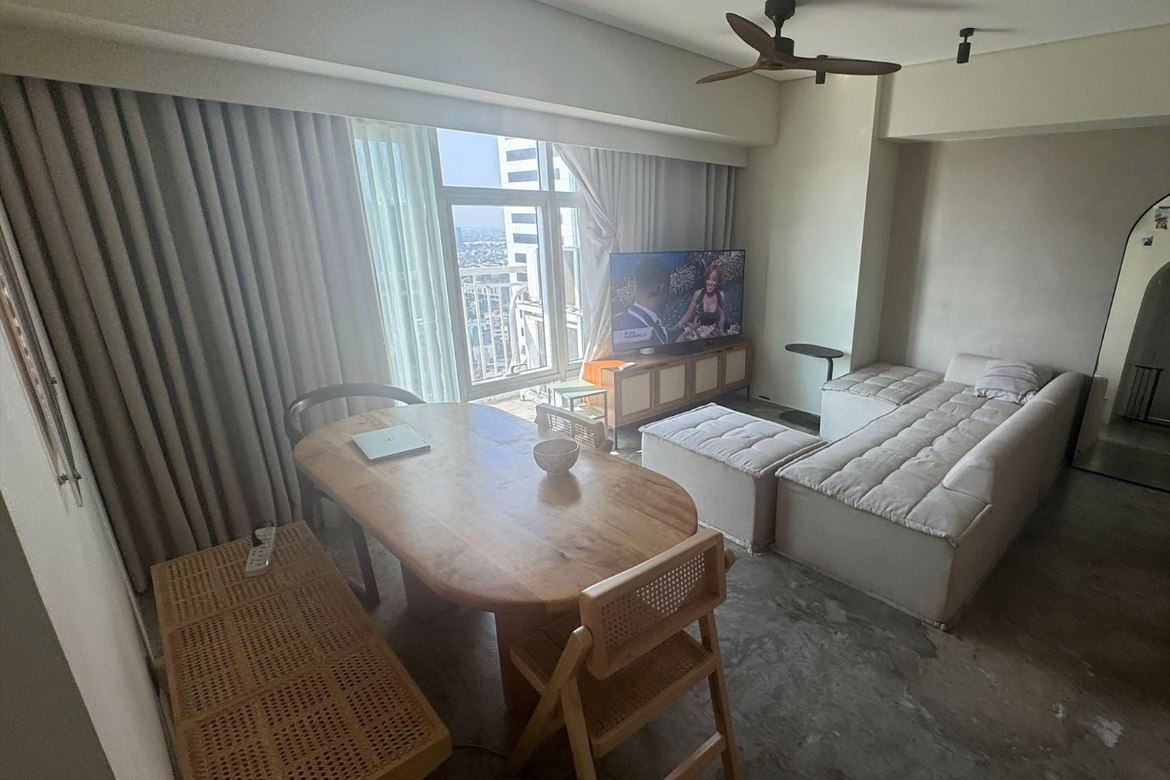 Угловая 2-комнатная квартира в Red Oak Two Serendra BGC, Тагиг