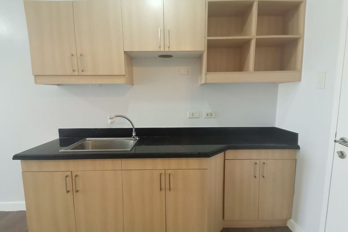 Studio Condo at La Verti Residences near Taft Avenue and LRT