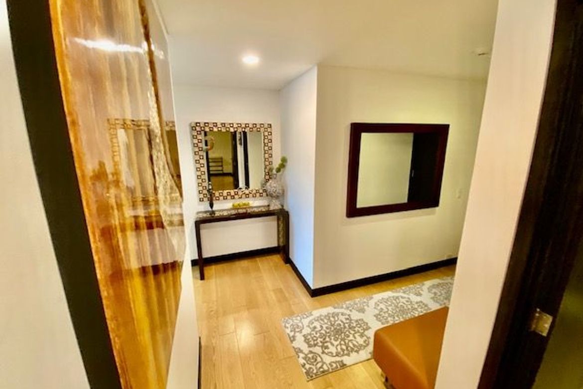 One Serendra, BGC-дағы толық жабдықталған 2 бөлмелі пәтер