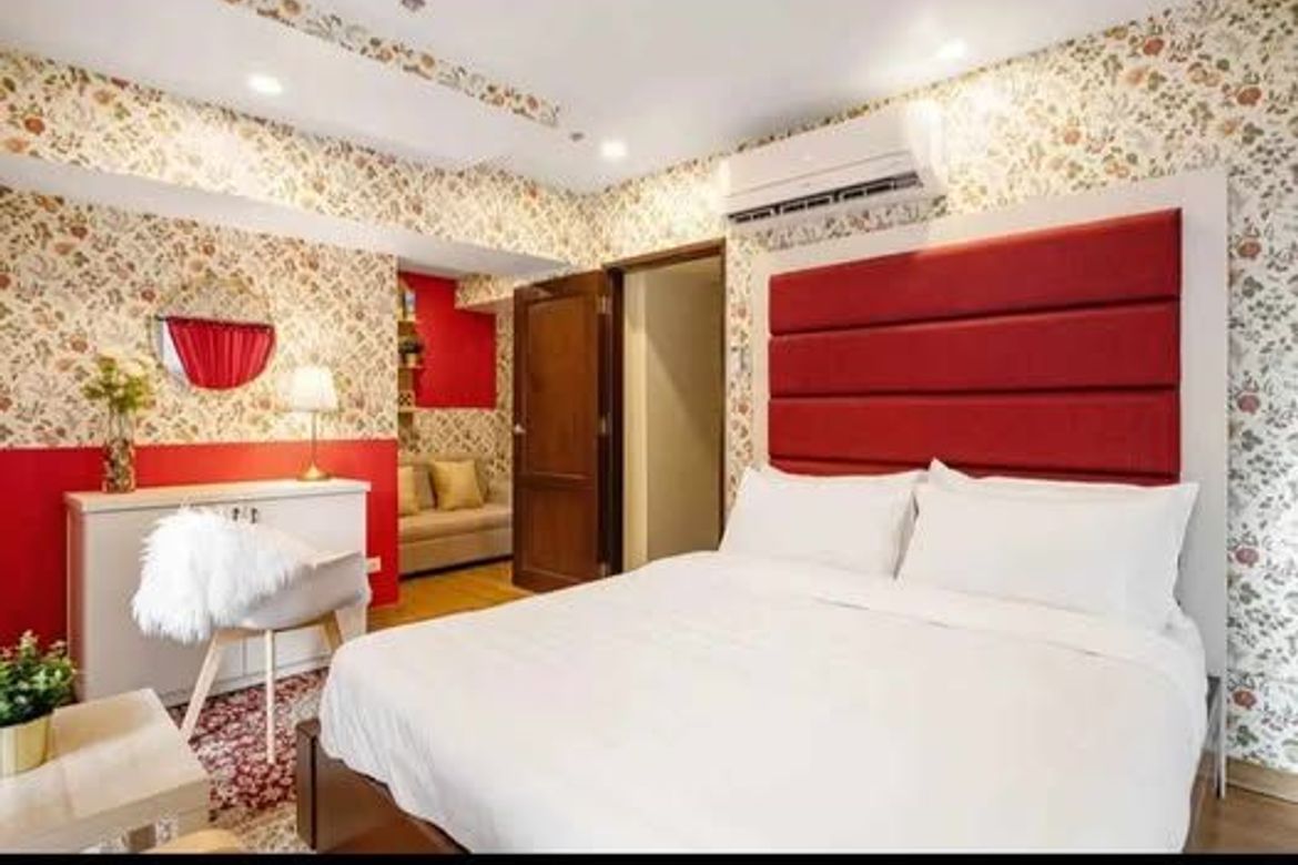 Modern 2BR Unit in BGC, Fort Victoria
