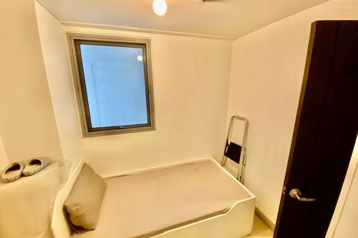 One Serendra, BGC-дағы толық жабдықталған 2 бөлмелі пәтер