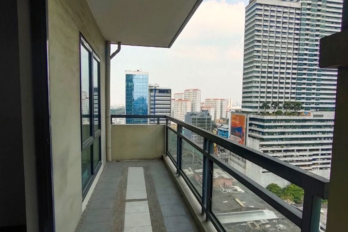 3 Bedroom Condo at Flair Towers, Mandaluyong
