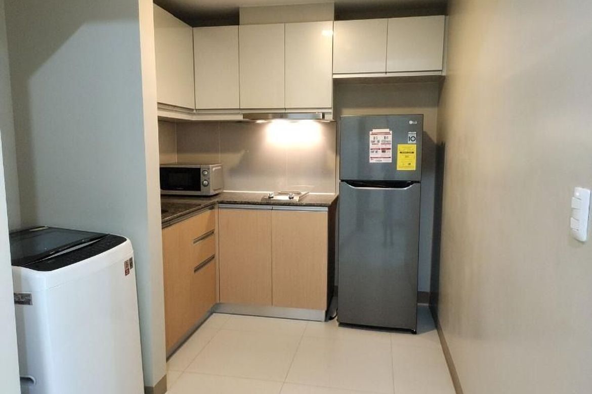 Fully Furnished 1-Bedroom Condo in Eastwood City