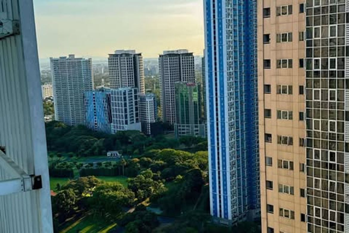 Толық жабдықталған 1 бөлмелі пәтер, Two Serendra, BGC, Тагиг қаласы