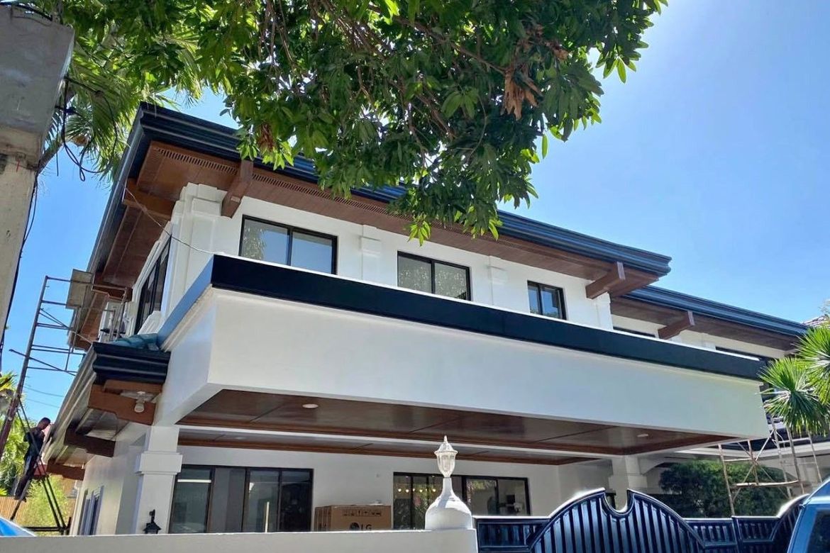 Spacious 5-Bedroom House in Ayala Alabang Village with Pool