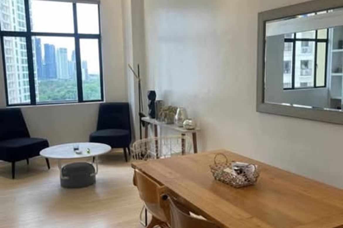 Burgos Circle, Тагигдегі кең 1 бөлмелі пәтер
