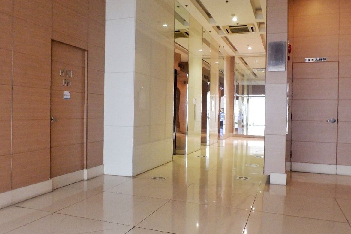 1 Bedroom Fully Furnished Apartment with Balcony