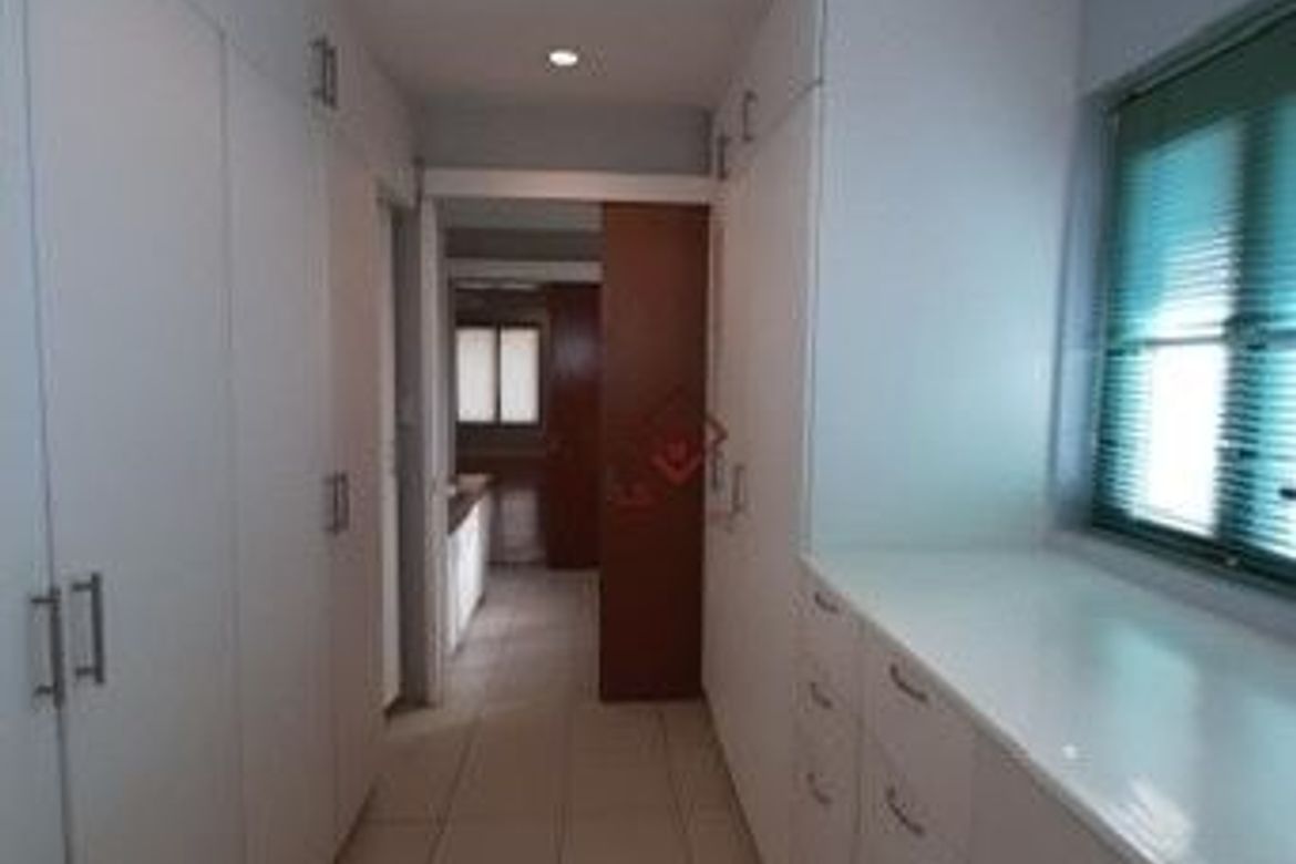 4 Bedroom Spacious House with Swimming Pool in Ayala Alabang Village