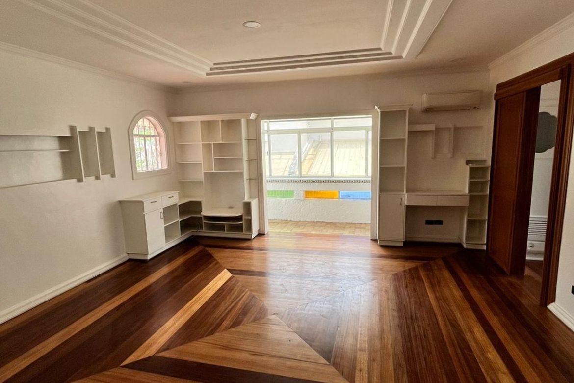 Spacious 5-Bedroom House in Ayala Alabang Village