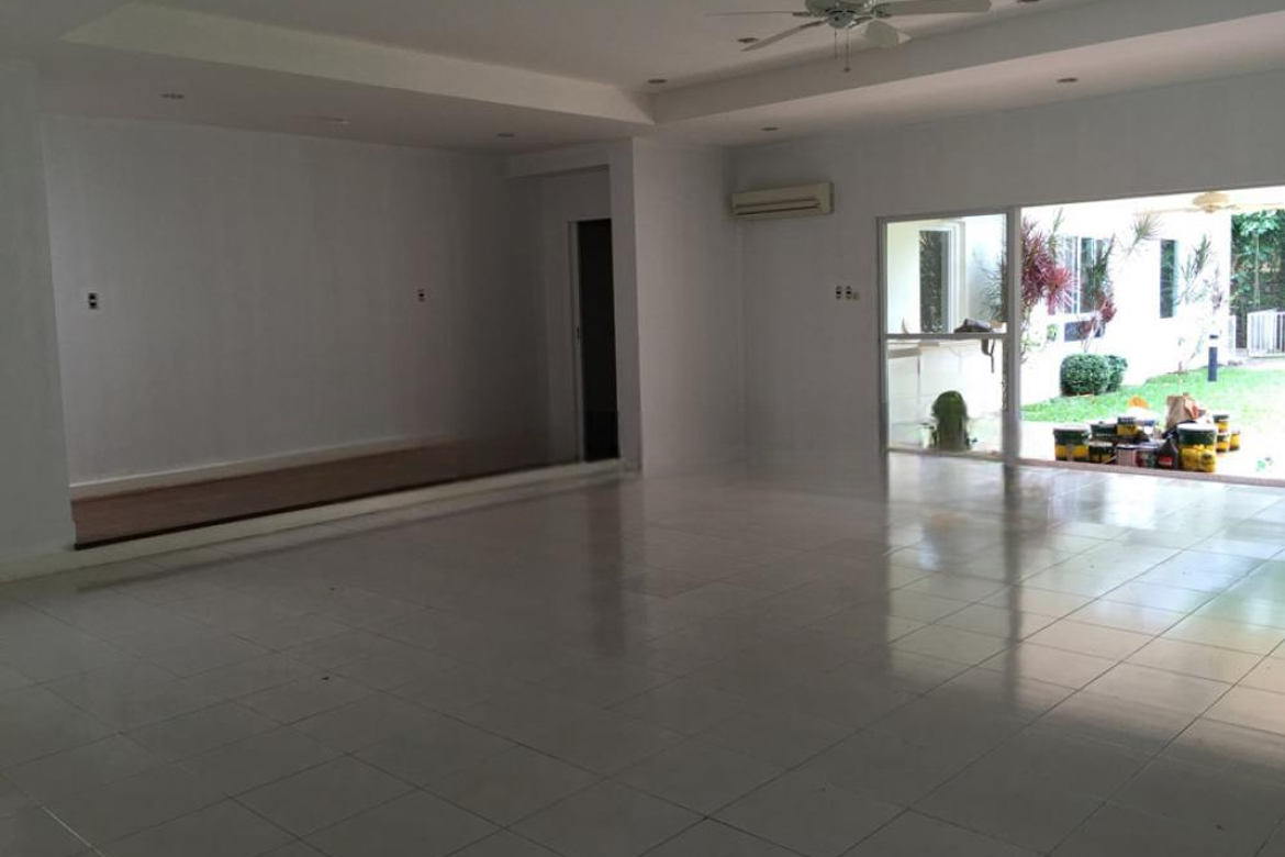 Spacious Modern House in Dasmarinas Village, Makati City