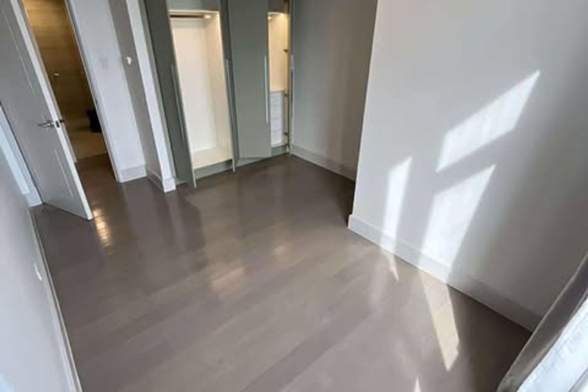 Rockwell Center, Макати қаласындағы жоғарғы қабаттағы 2 жатқышты пәтер