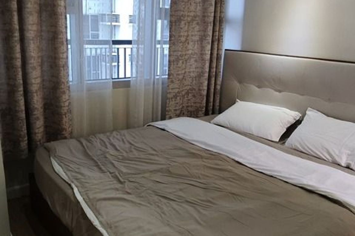 The Maridien, BGC-тегі 1 бөлмелі дизайнерлік интерьерлі пәтер