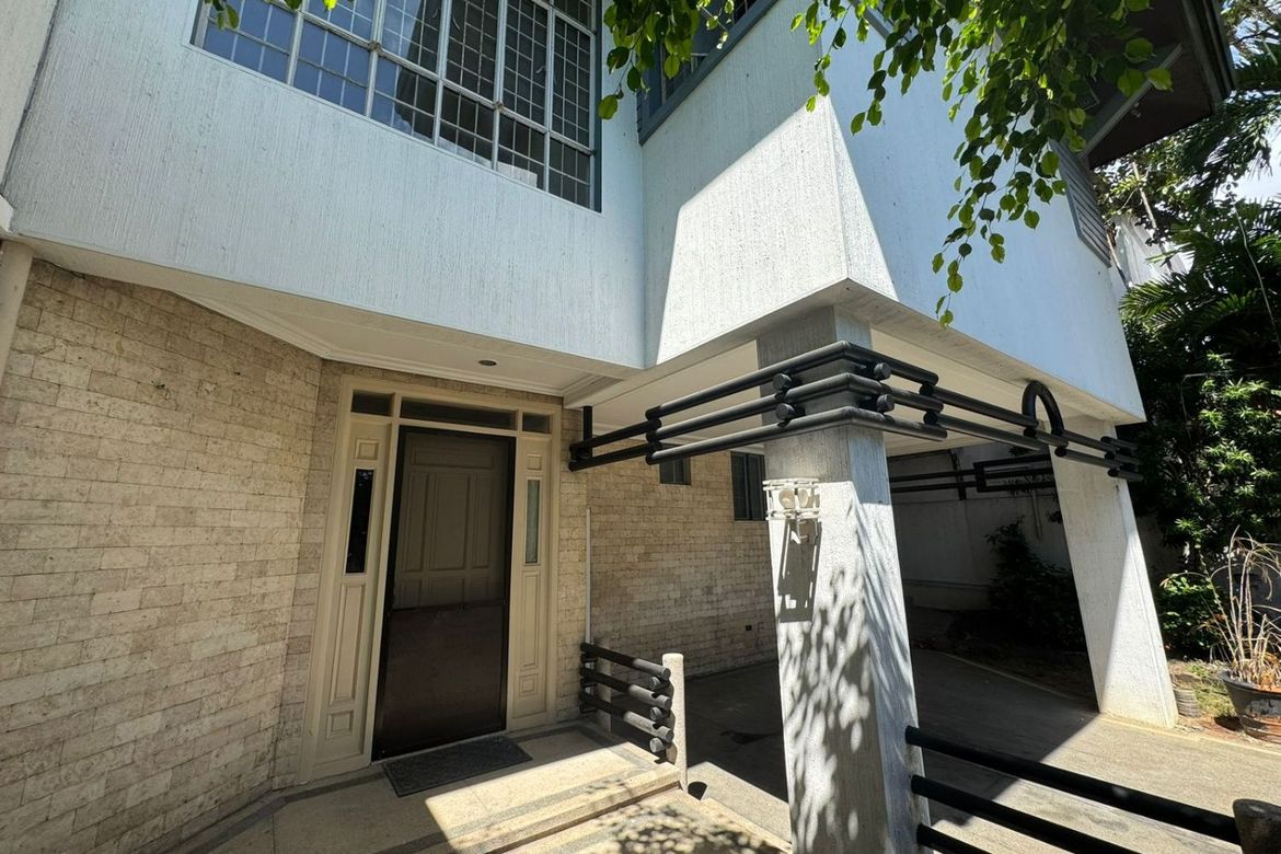 Spacious 5-Bedroom House in Ayala Alabang Village