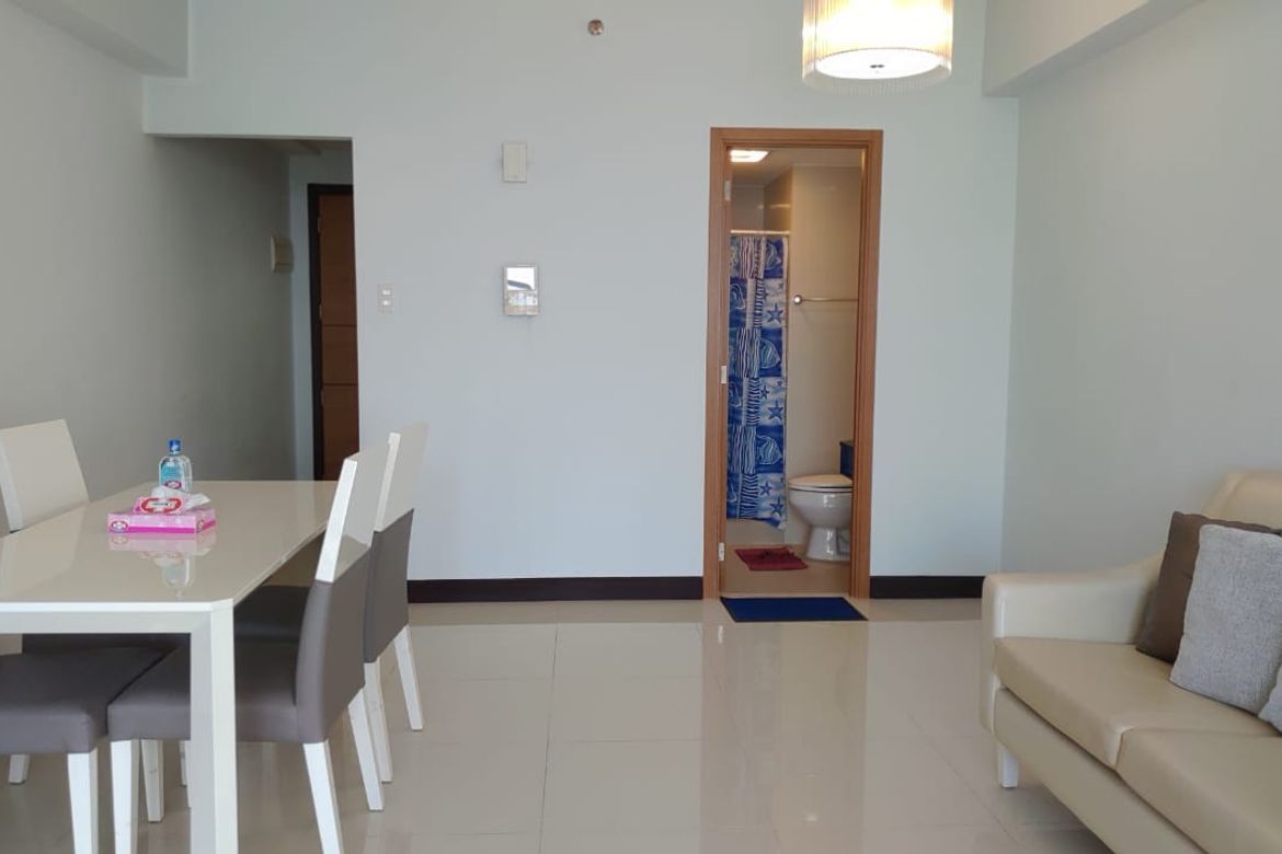 Studio Apartment on 24th Floor with City View