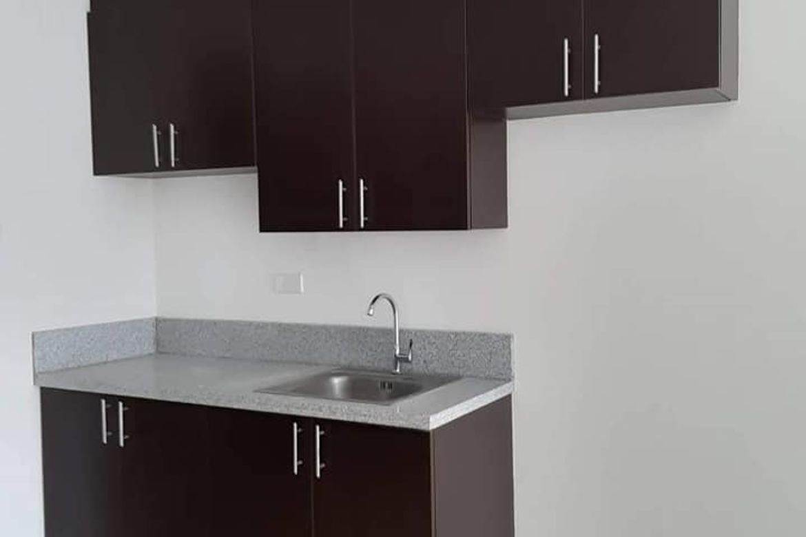 MRT Boni станциясының жанындағы Pioneer Woodlands студиясы және 1-2 жатқа бөлмелі пәтерлер
