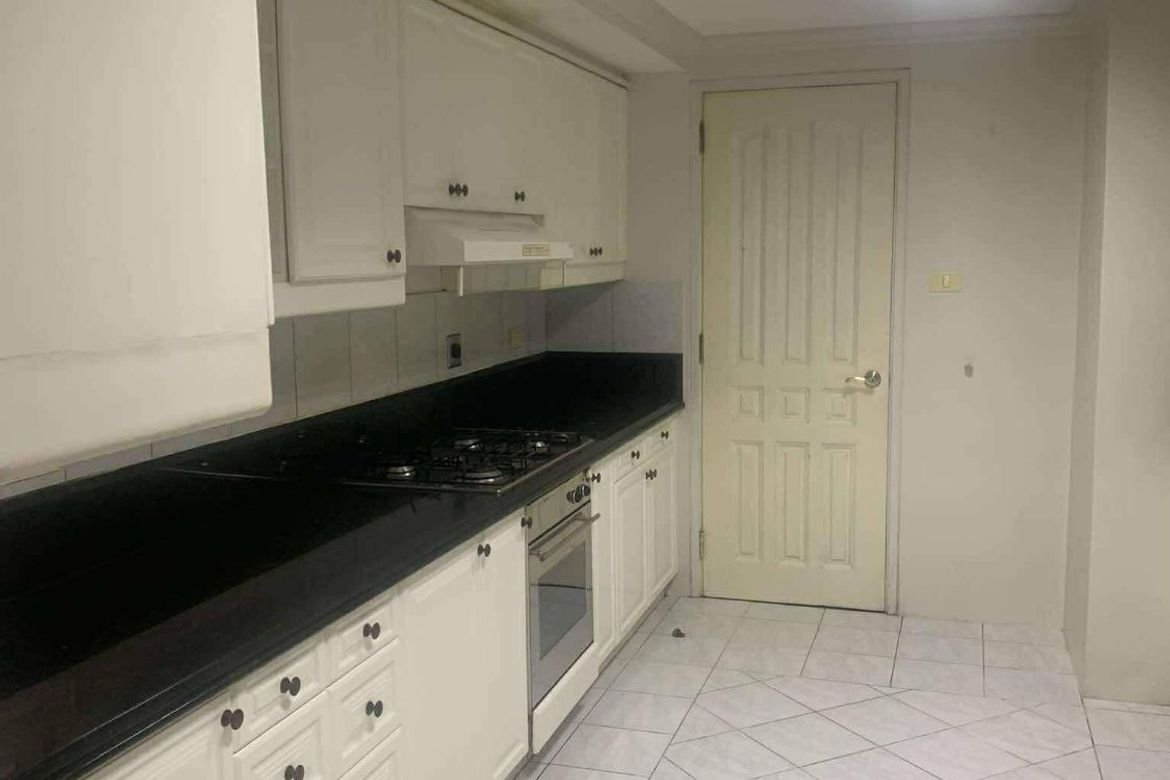 Forbes Tower Makati-дағы толық жабдықталған 2 жатқа бөлмелі пәтер