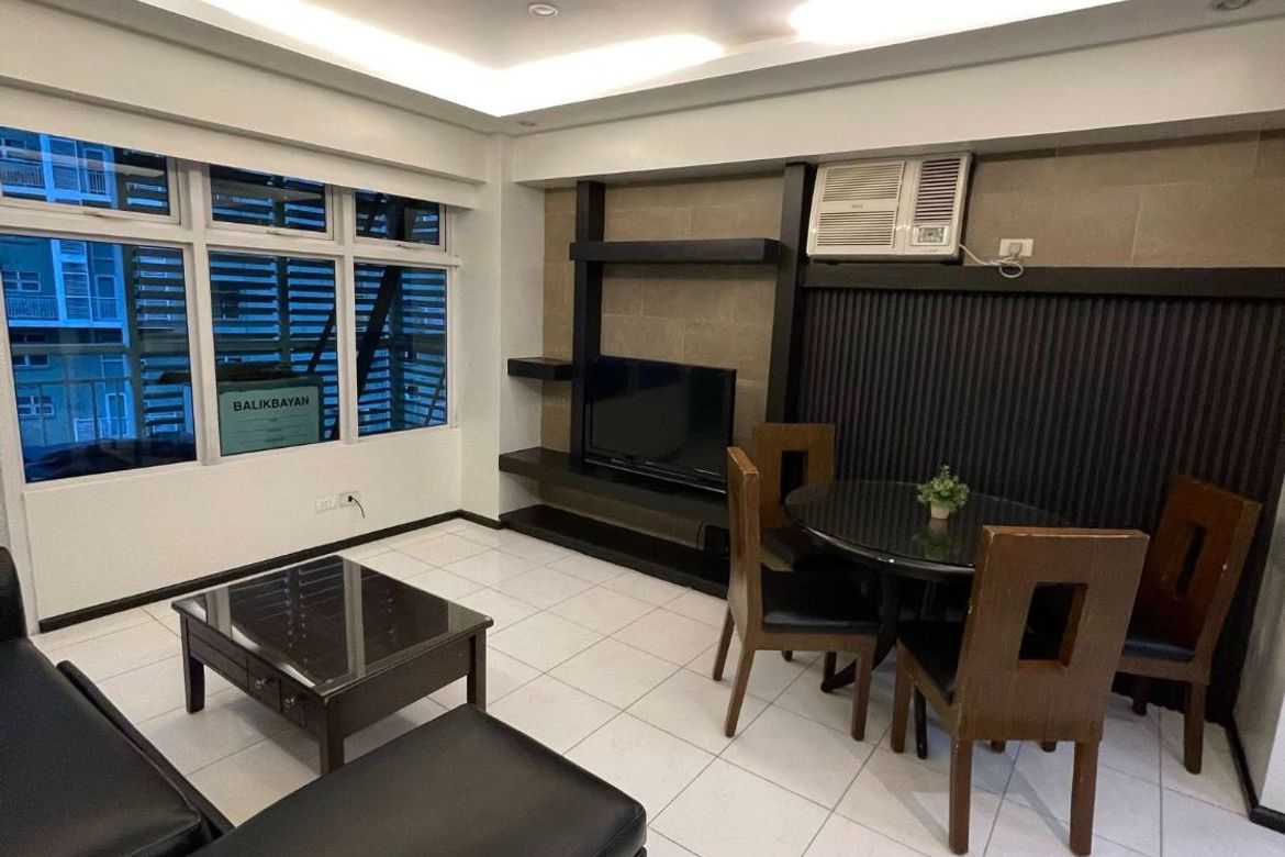 Жаңа жөнделген 2 бөлмелі пәтер Two Serendra BGC-де