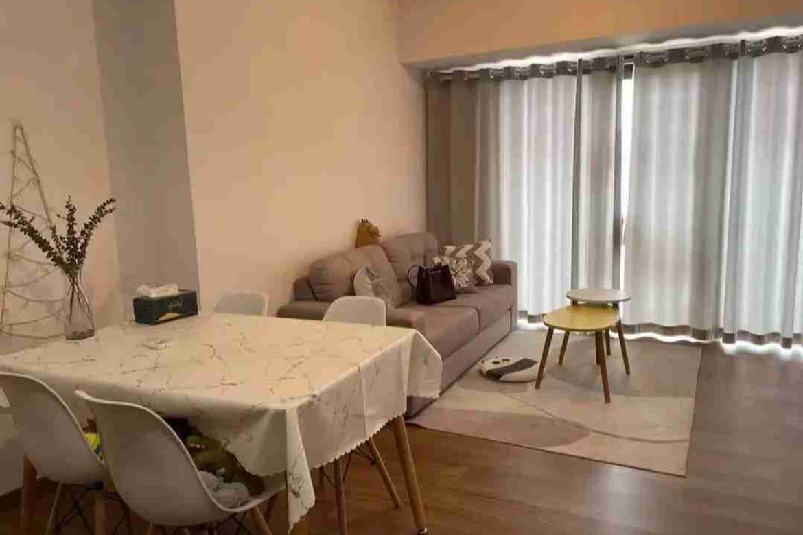 Luxurious 2-Bedroom Apartment in The Rise Makati, 46th Floor