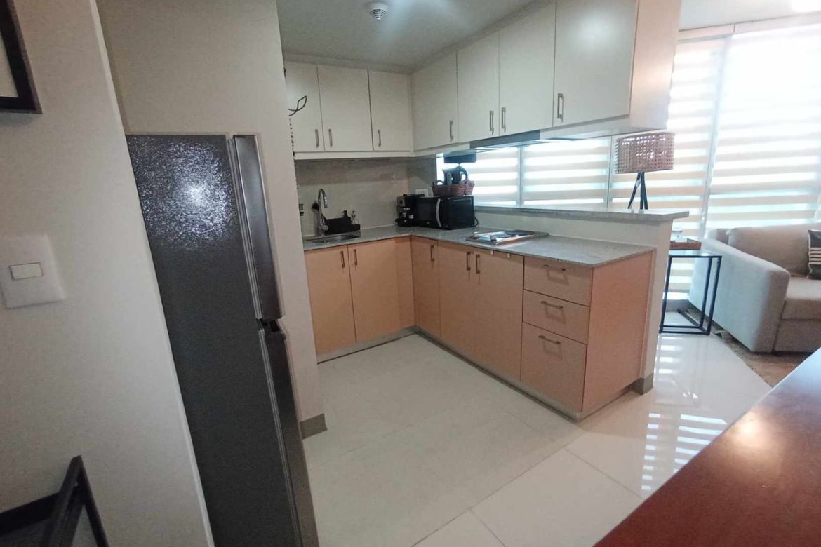 Fully-Furnished 1-Bedroom Apartment in Uptown Parksuites, Taguig