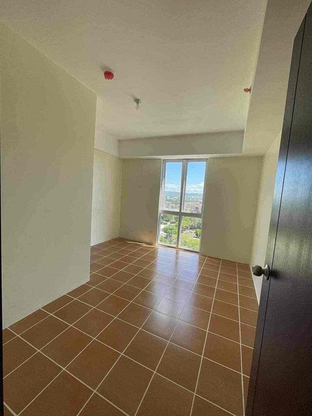 Covent Garden Condo - Near Multiple Universities and Business Centers
