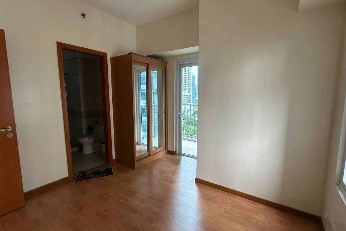 1-кімнатна кутова квартира в Trion Towers, BGC, місто Тагіг