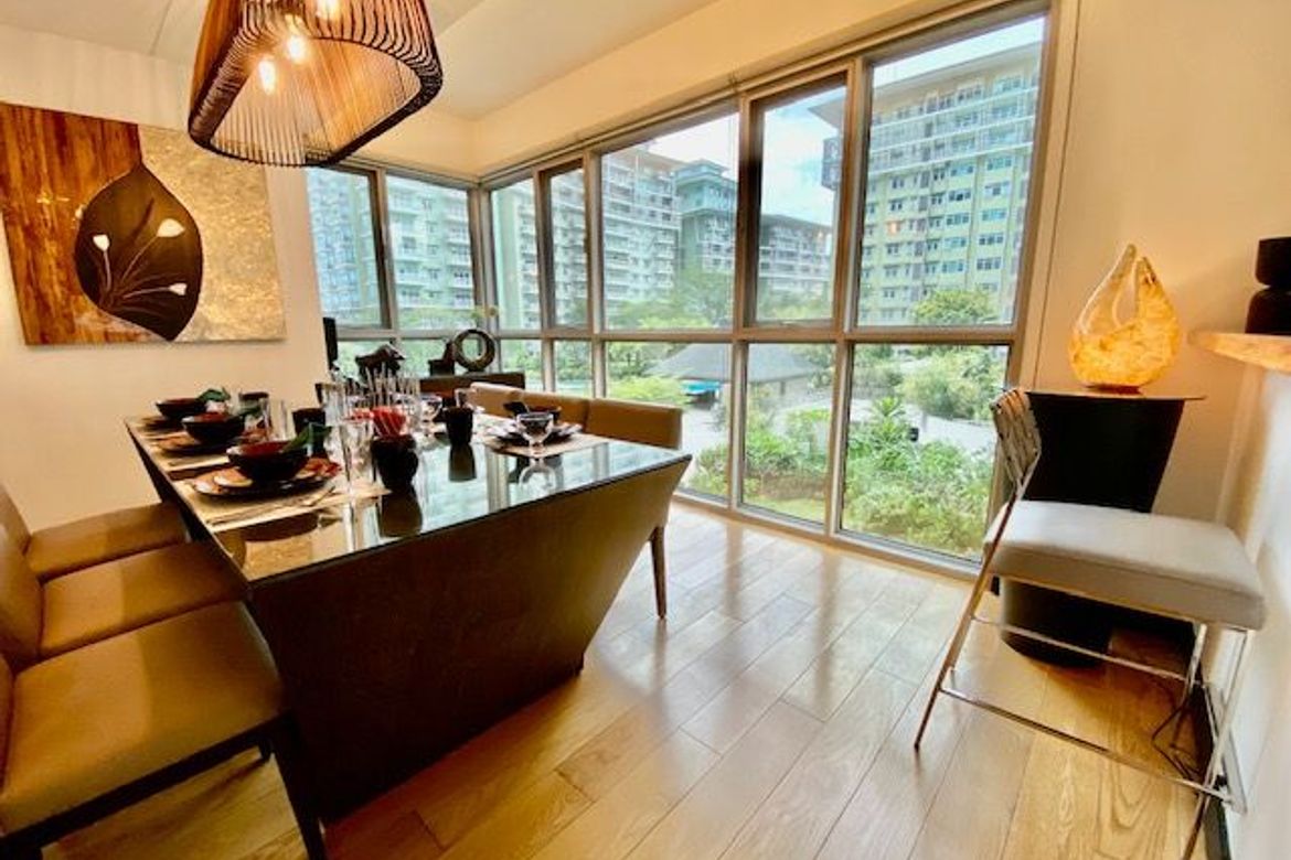 One Serendra, BGC-дағы толық жабдықталған 2 бөлмелі пәтер