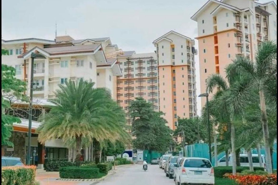 Rochester Gardens - BGC-ге жақын заманауи азиялық дизайнды кондо