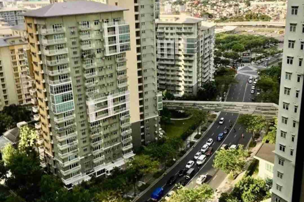 Fully Furnished 2-Bedroom Apartment in South of Market, BGC