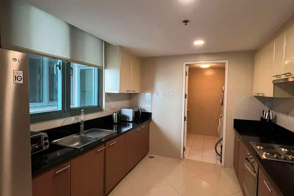 Spacious 3-bedroom penthouse in BGC Taguig City