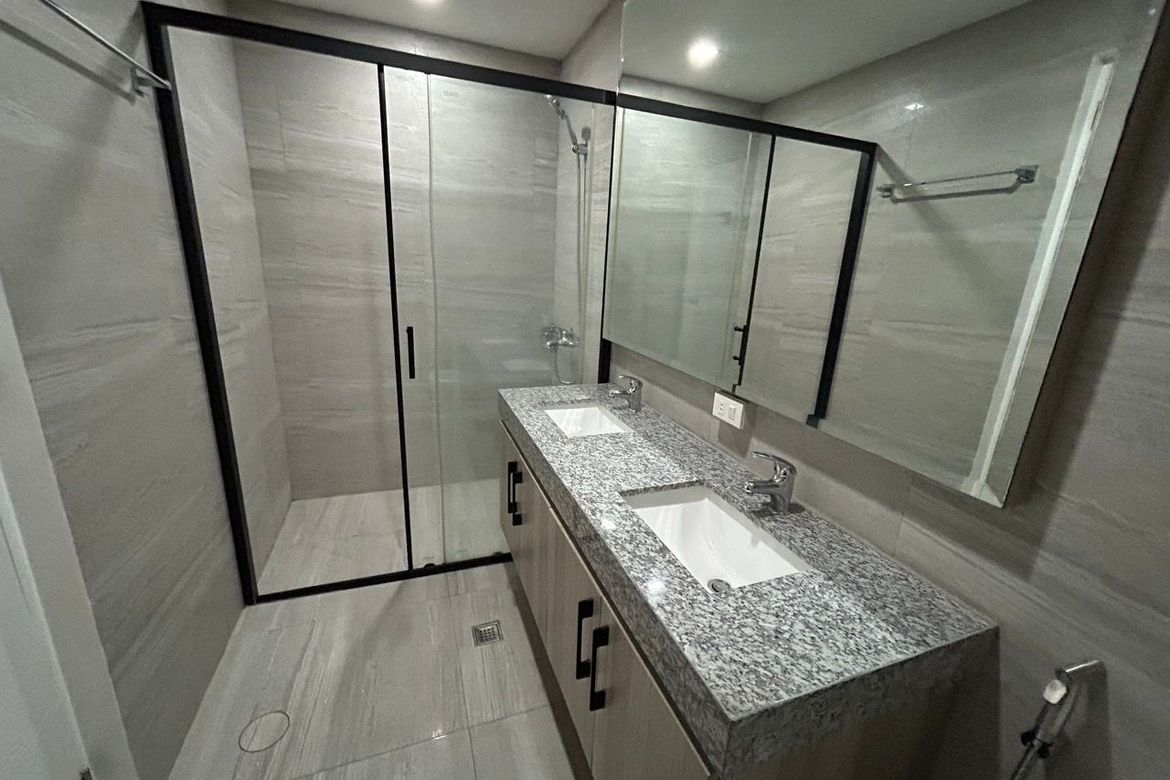 Жаңартылған және жиһаздалған 3 бөлмелі пәтер Classica Tower-да, Макати қаласы